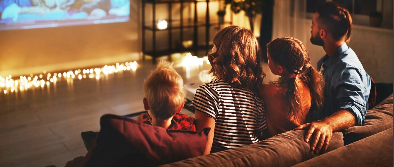 Natal Keluarga dan Film Happiest Season: Kombinasi Sempurna untuk Liburan yang Hangat