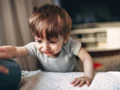 Tips Menghadapi Anak Tantrum Efektif yang Wajib Orang Tua Pahami